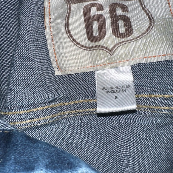 Jean jacket size small - Picture 3 of 3